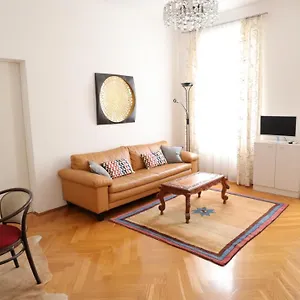 Penzing Apartment