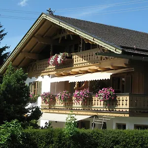 https://ferienhaus-alpenzauber.com-bavaria.com
